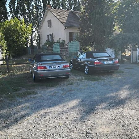 Au Jardin Fleuri Bed & Breakfast Secondigny Exterior foto